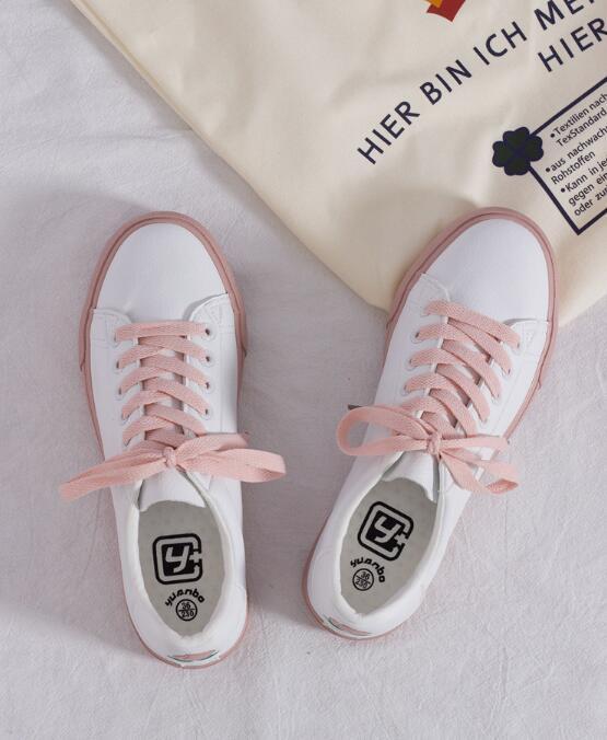 
                      
                        Spring new Korean version of the wild white shoes female strawberry retro port wind shoes students ins sneakers - RewaGold
                      
                    