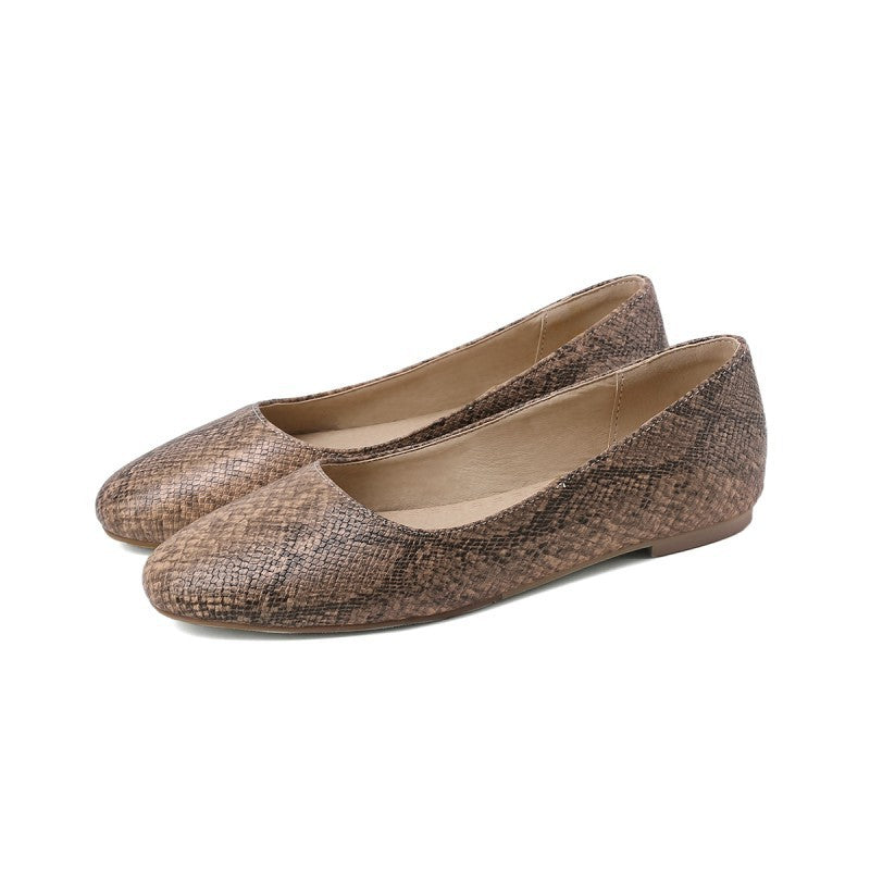 
                      
                        Large Size Snake Pattern Pumps Female Comfortable Flat Heel Soft Bottom Lazybones' Shoes - RewaGold
                      
                    