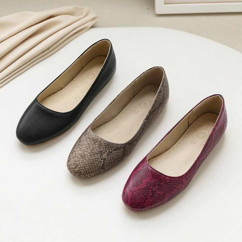 
                      
                        Large Size Snake Pattern Pumps Female Comfortable Flat Heel Soft Bottom Lazybones' Shoes - RewaGold
                      
                    