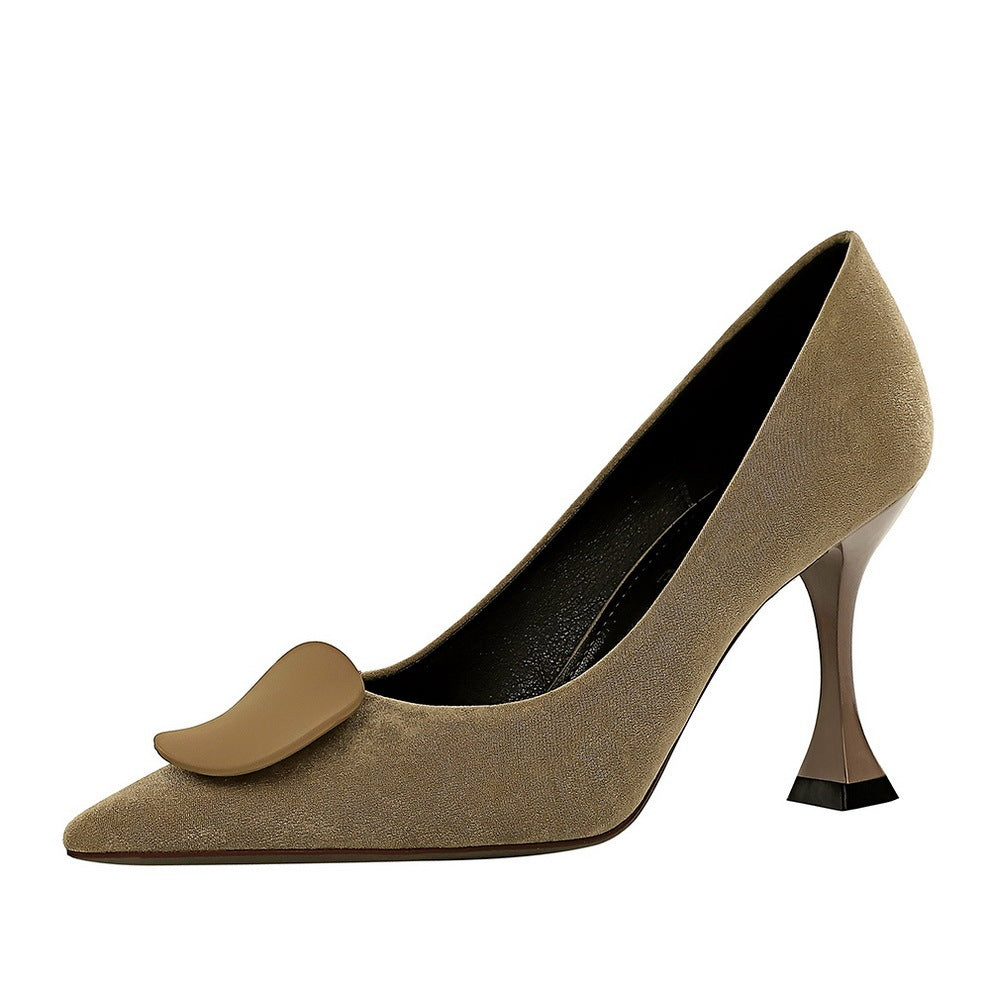 
                      
                        Female Stiletto Black Temperament Thick Heel Retro Professional All-match Single Shoes - RewaGold
                      
                    
