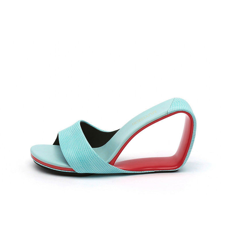 
                      
                        Sandals Female Wear Fish Mouth Mid-heel Shoes Hollow Wedge Sandals Slippers - RewaGold
                      
                    