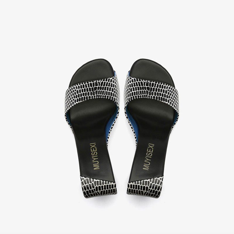 
                      
                        Sandals Female Wear Fish Mouth Mid-heel Shoes Hollow Wedge Sandals Slippers - RewaGold
                      
                    
